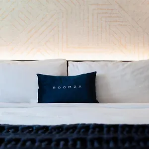Roomza Times Square At Pestana Cr7 New York