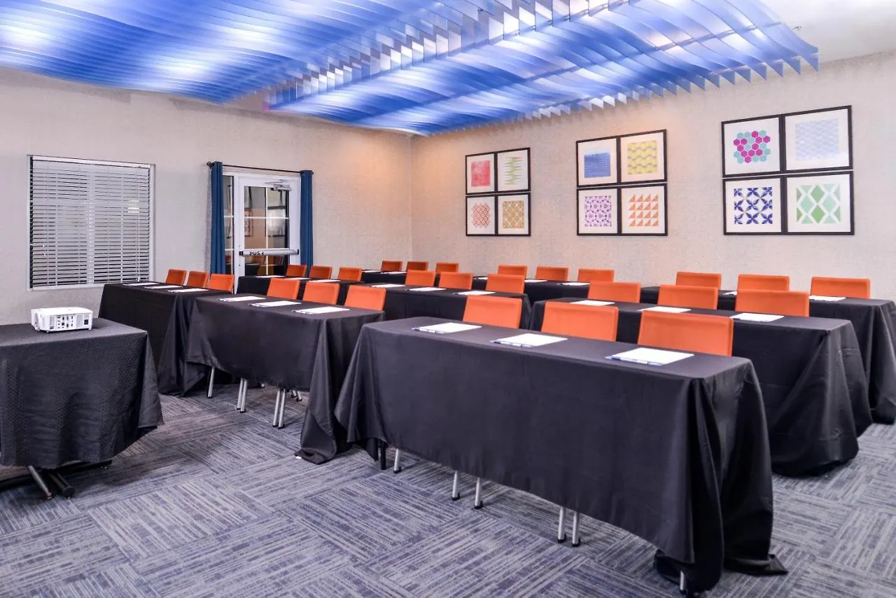 Hotel Holiday Inn Express Tampa North Telecom Park By Ihg