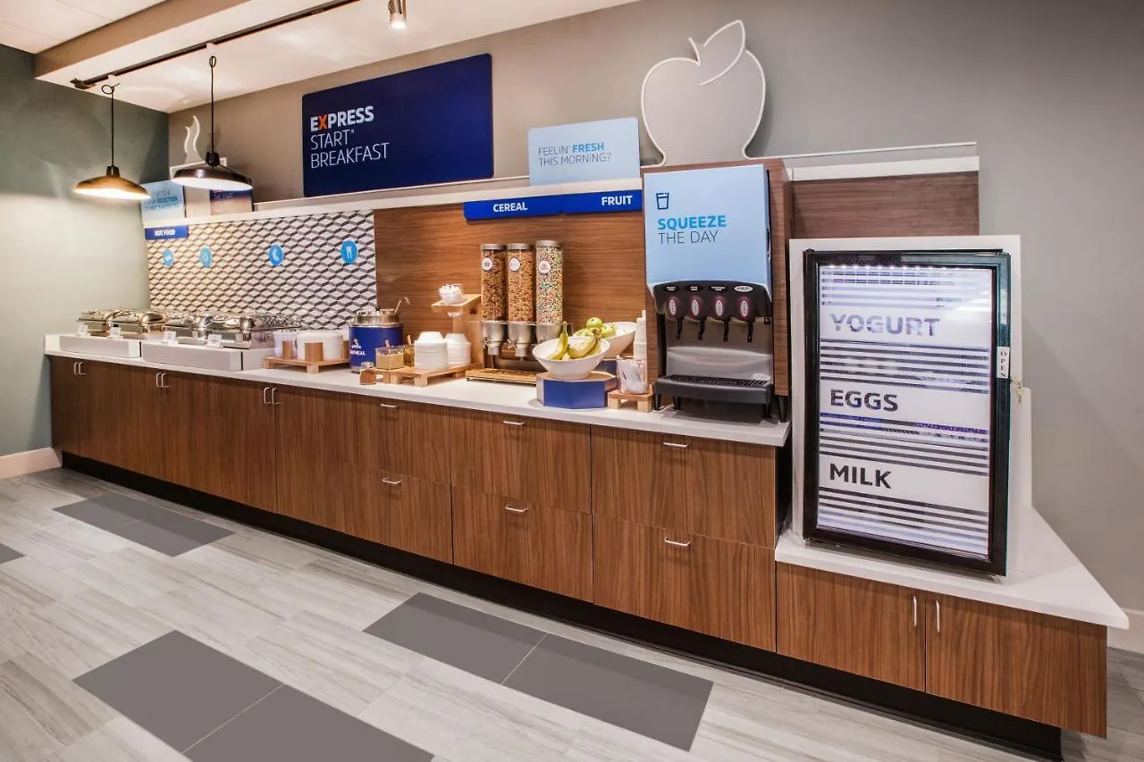 Hotel Holiday Inn Express Tampa North Telecom Park By Ihg